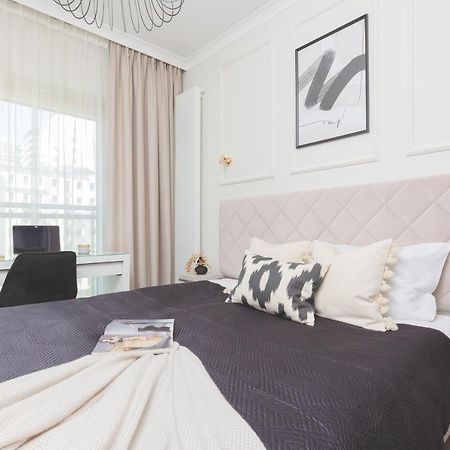 Mennica Residence Central Apartment By Renters Prestige Varsovie Extérieur photo