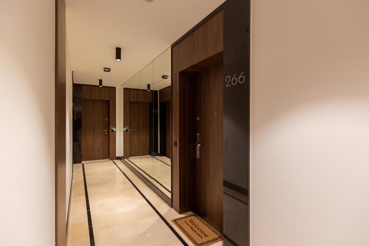 Mennica Residence Central Apartment By Renters Prestige Varsovie Extérieur photo