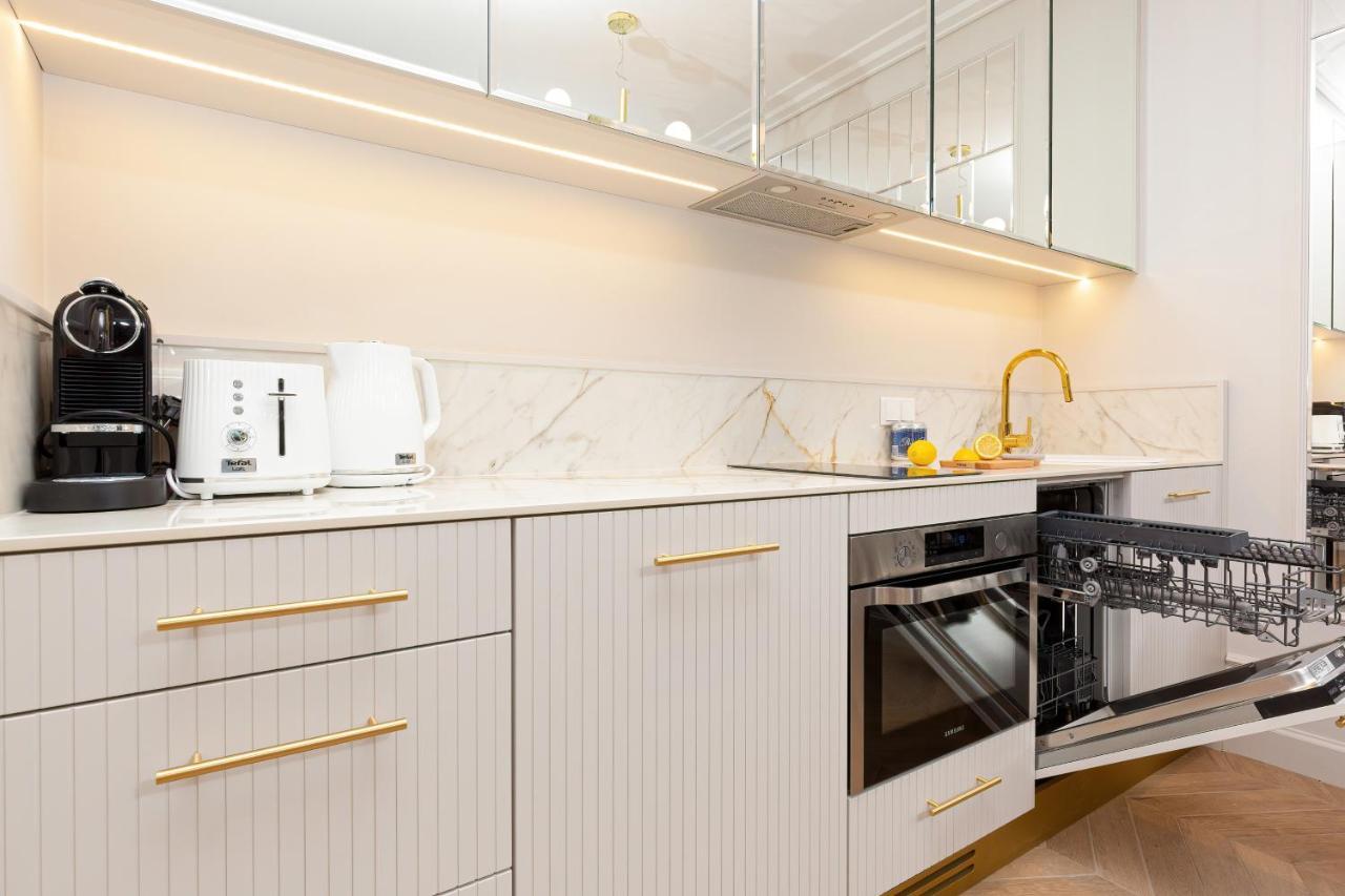 Mennica Residence Central Apartment By Renters Prestige Varsovie Extérieur photo