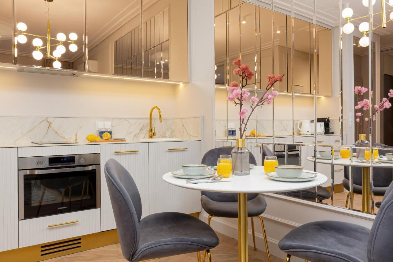 Mennica Residence Central Apartment By Renters Prestige Varsovie Extérieur photo
