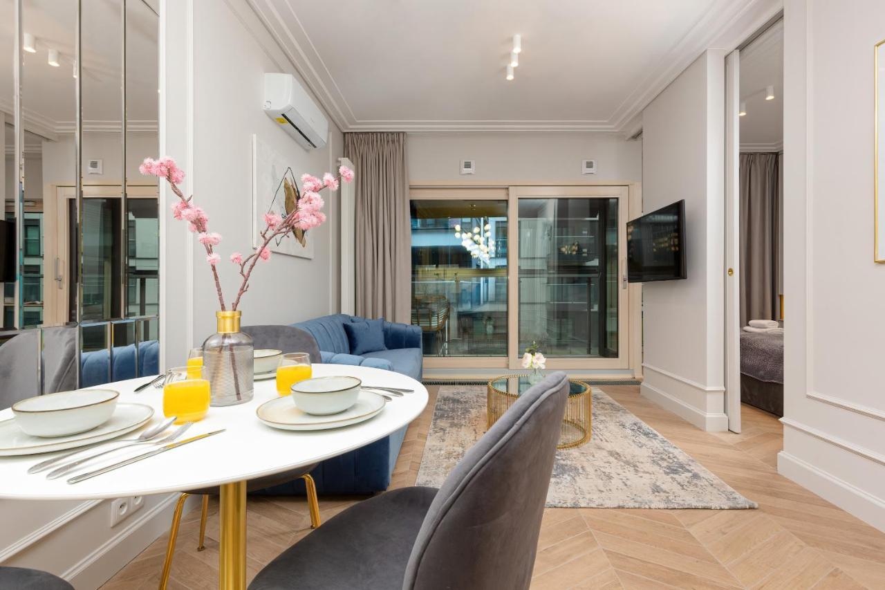 Mennica Residence Central Apartment By Renters Prestige Varsovie Extérieur photo