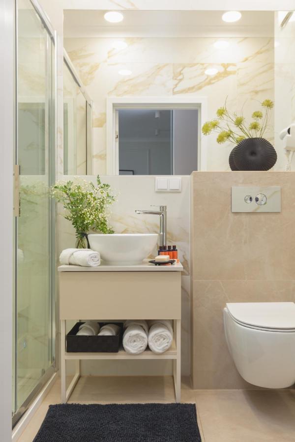 Mennica Residence Central Apartment By Renters Prestige Varsovie Extérieur photo