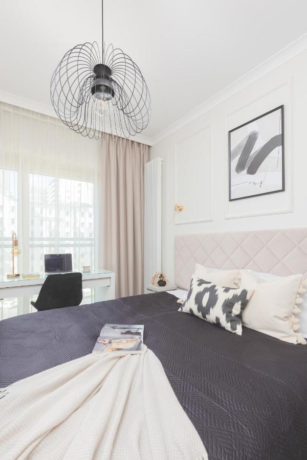 Mennica Residence Central Apartment By Renters Prestige Varsovie Extérieur photo